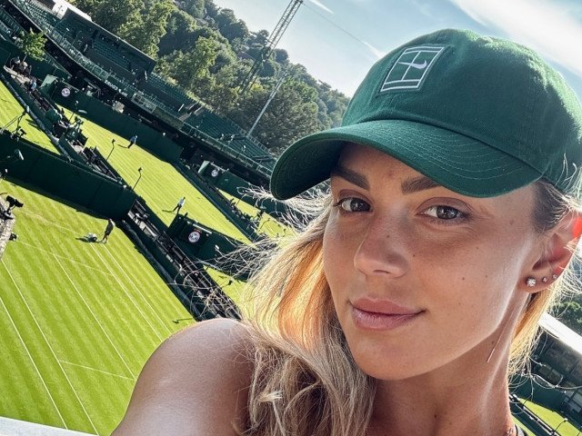 Jaqueline Cristian avansează în turul 3 la WTA Dubai după un meci neobișnuit Jaqueline Cristian a reușit o performanță remarcabilă în turul doi al turneului WTA de la Dubai, calificându-se mai departe după ce adversara sa, Ella Seidel, a abandonat meciul la scorul de 0-6 în primul set