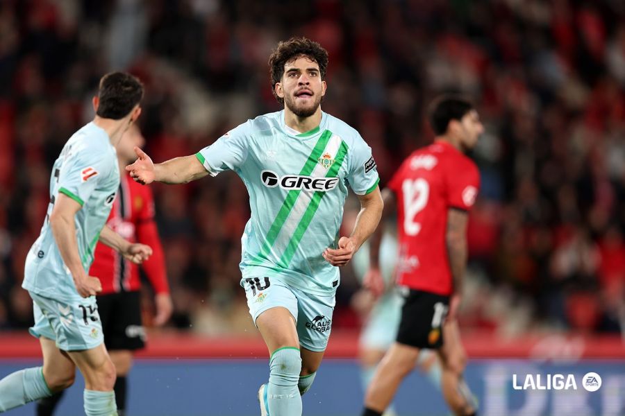 El Betis triumfă la Son Moix și încheie o rundă de excepție