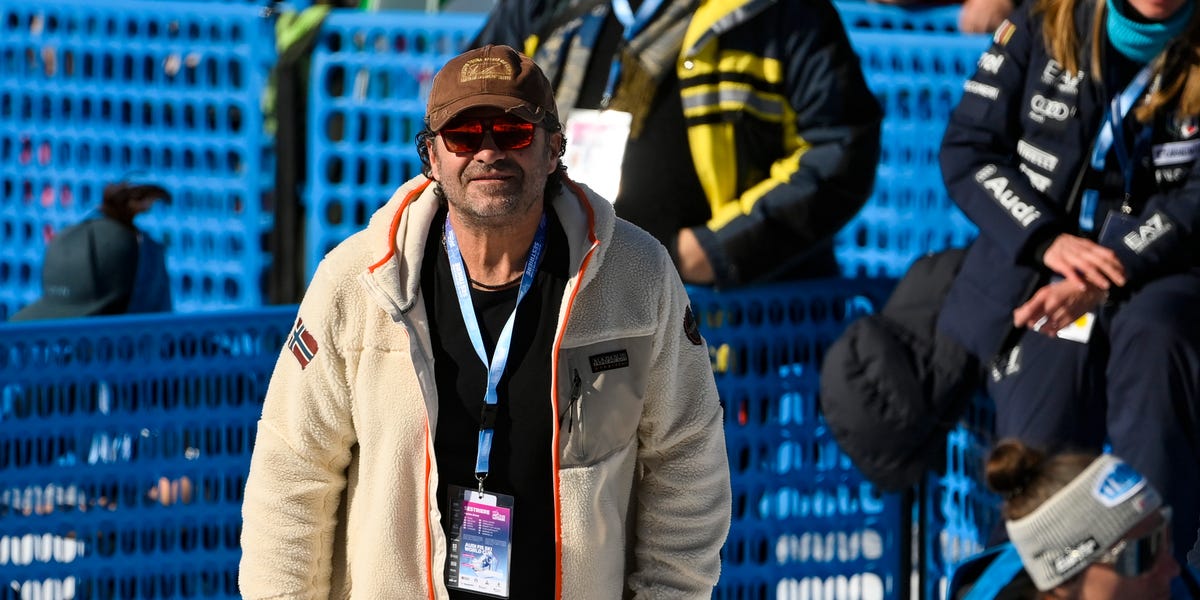 alberto-tomba-attends-during-the-giant-slalom-2nd-run-of-news-photo-1770395792.pjpeg_.jpeg - PresaObiectiva
