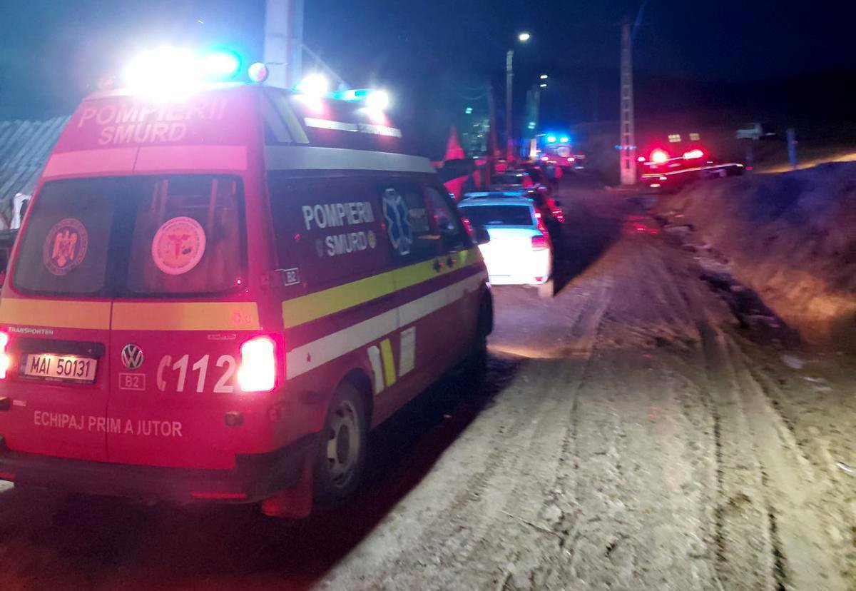 Tragedie în județul Sibiu: Doi copii și-au pierdut viața în apele unui pârâu, familia fiind nesupravegheată O nouă tragedie zguduie comunitatea din Chirpăr, județul Sibiu, unde doi frați, de doar șase și nouă ani, și-au pierdut viața în apele unui pârâu, în condiții încă neelucidate pe deplin