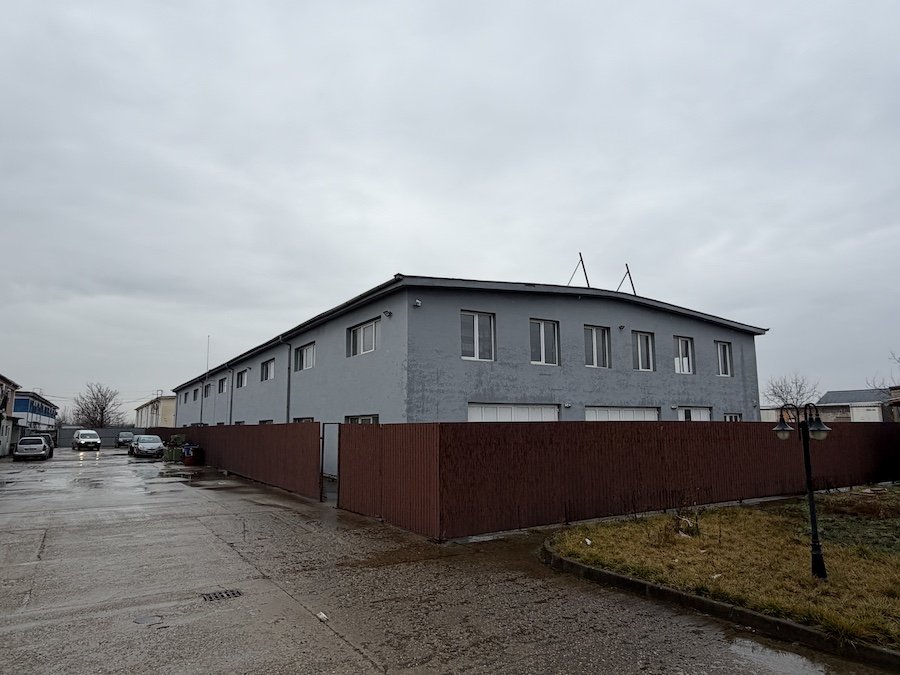 Tribunalul Bihor plătește anual peste 126.000 de euro pentru chiria spațiului în care își depozitează arhiva de conservare, fiind găzduită într-o clădire deținută de Ghenau Trade SRL, companie controlată de Traian Bodea, fost vicepreședinte al Consiliului Județean Bihor