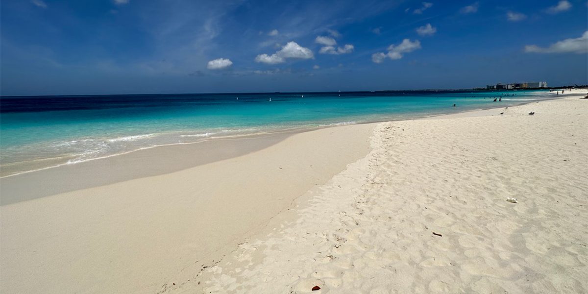 aruba-eagle-beach-sand.jpg - PresaObiectiva