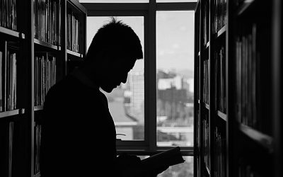 avertizor-integritate-biblioteca-carti-coruptie.jpg - PresaObiectiva