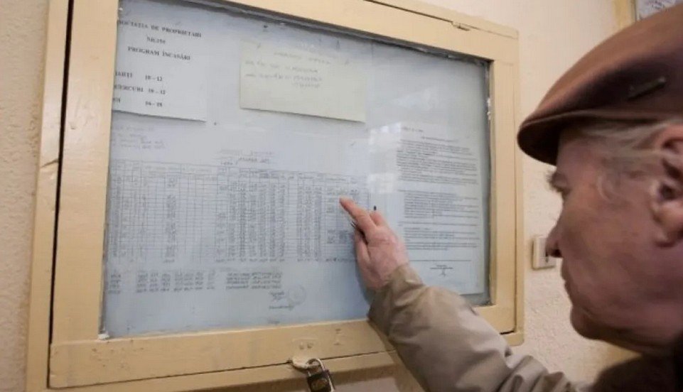 Decizie controversată: publicarea listei debitorilor persoane fizice devine posibilă la nivel local Noua ordonanță de urgență recent adoptată în România va permite, pentru prima dată, autorităților locale să publice listele debitorilor persoane fizice