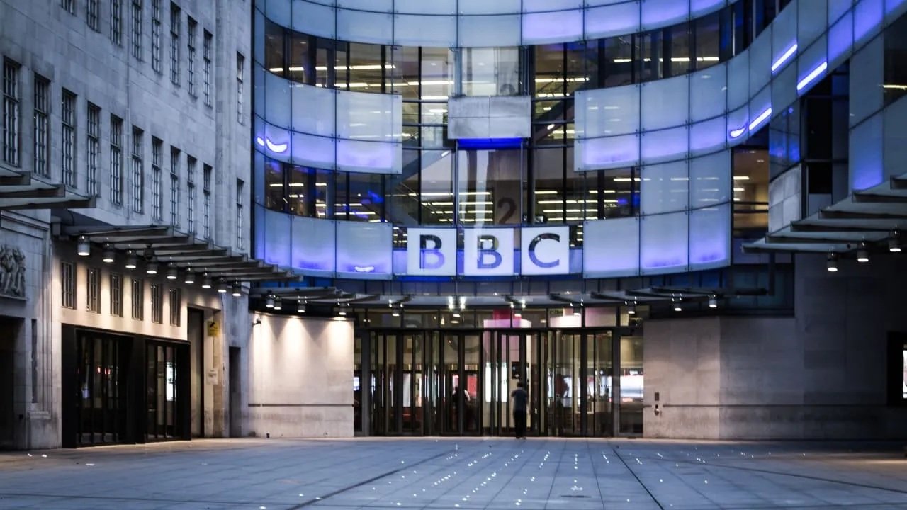 Trump intentă proces împotriva BBC, procesul începe în februarie 2027