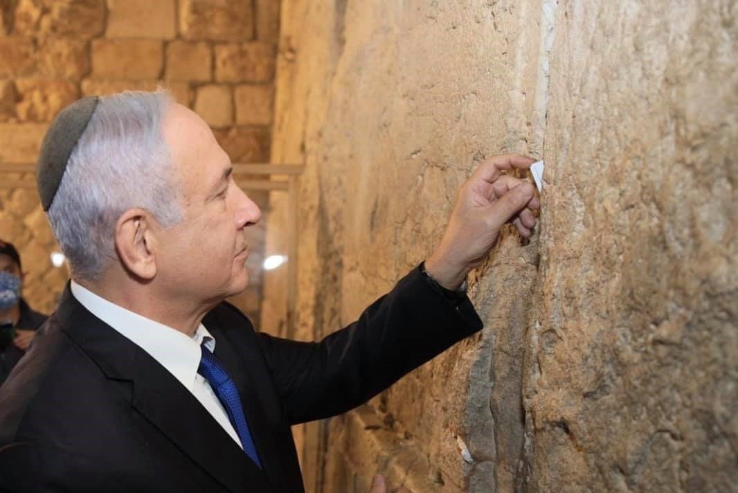 Marile oficialități române anunță vizită istorica în Israel: Sorin Grindeanu și delegația parlamentară explorează noi oportunități de colaborare O delegație de nivel înalt a României va efectua, între 3 și 5 februarie, o vizită oficială în Israel, o acțiune care, pe fondul contextului geopolitic actual și al interesului crescut pentru cooperarea bilaterală, promite să întărească legăturile dintre cele două națiuni considerate parteneri strategici