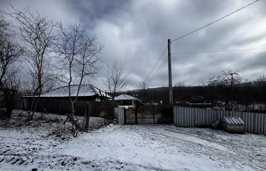 Comuna Zăpodeni: O rădăcină veche în cercurile de putere ale României Culmi ale politicii și justiției românești se intersectează în satul Zăpodeni, o comună periferică din județul Vaslui, unde tradițiile din mediul rural se împletesc cu intrigile din culisele puterii