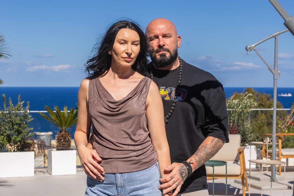 Cătălin Zmărăndescu emoționează în episodul 13 al „Power Couple România” Episodul 13 al emisiunii „Power Couple România”, difuzat pe 2 februarie 2026, a adus în prim-plan momente deosebit de emoționante, culminând cu proba intitulată „Îmi pare rău”