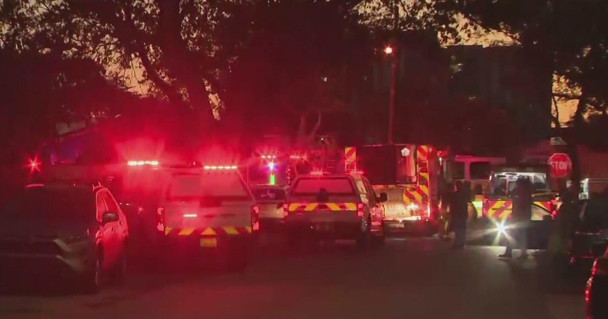 Incendiu devastator în North Miami: O familie evacuată în fața flăcărilor Un incendiu violent a izbucnit în dimineața zilei de luni, 2 octombrie, într-o locuință din North Miami, lăsând o familie distrusă și o comunitate îngrijorată