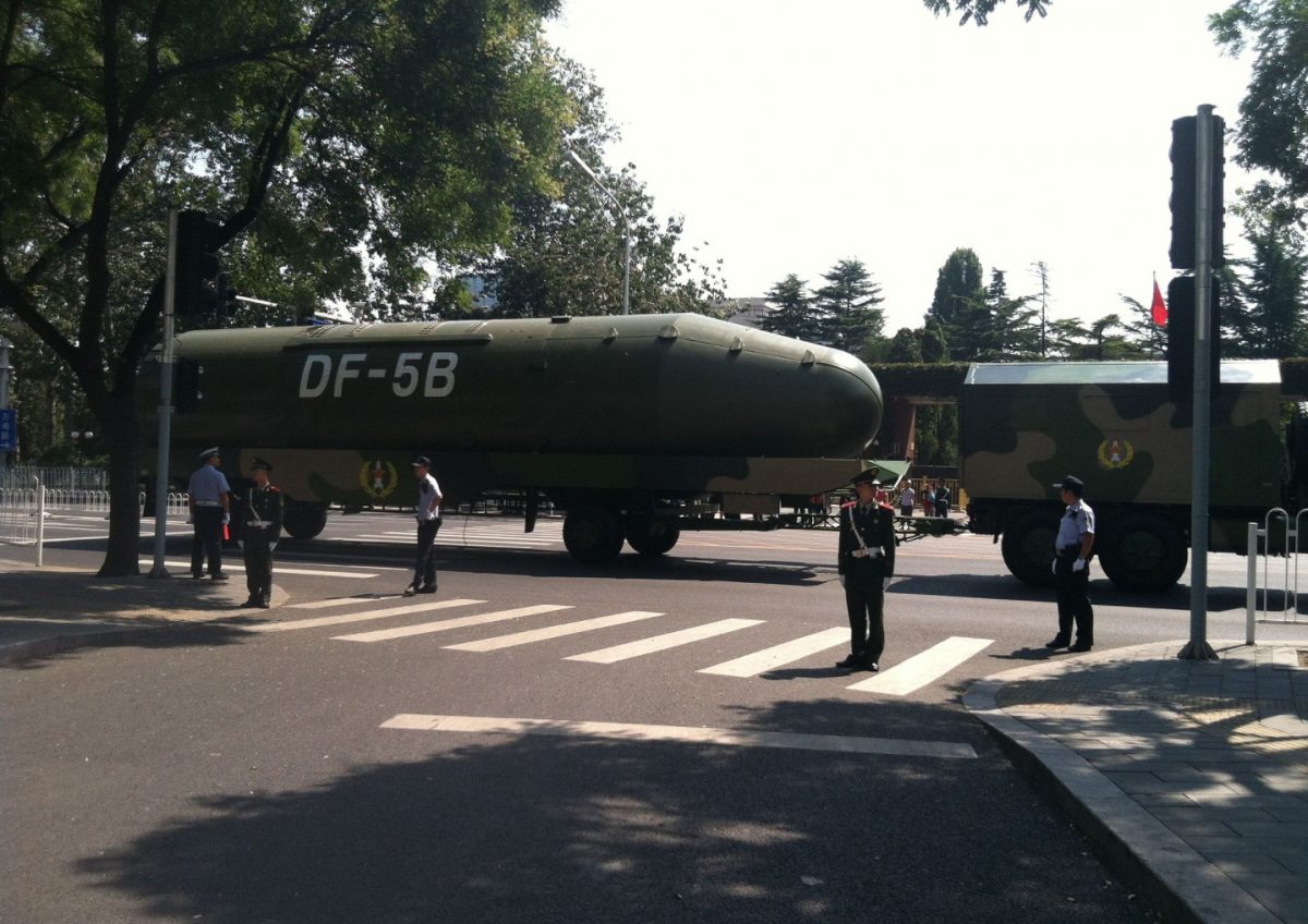 Statele Unite ale Americii au lansat acuzații dure la adresa Chinei, afirmând că Beijingul duce o campanie de acumulare masivă și deliberată de arme nucleare, ceea ce ridică tensiuni în contextul insecurităților globale legate de controlul armamentelor