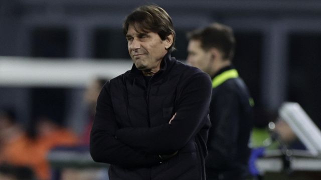 Alisson Santos, eroul neașteptat al Napoli în duelul cu Roma Napoli a obținut un egal crucial în meciul disputat împotriva României, scor 2-2, grație noului său atacant, Alisson Santos, care a marcat un gol decisiv