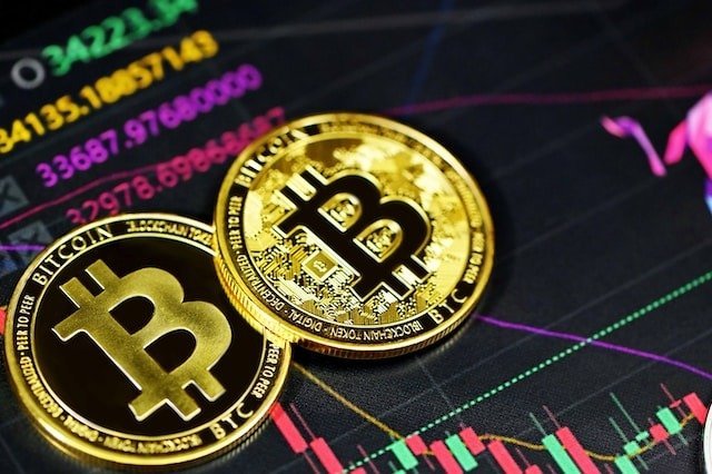 Bitcoin a schimbat regulile jocului în lumea finanțelor globale, devenind simbolul celei mai revoluționare mutații din sectorul monetar al ultimelor decenii