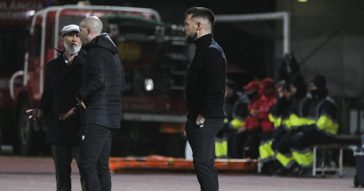 Francesco Farioli focusează pe victorie înaintea duelului cu rivalul din Lisabona Antrenorul echipei FC Porto, Francesco Farioli, își îndreaptă gândurile către confruntarea crucială cu Sporting, actualul campion național, meci programat pentru următoarea etapă din Liga Portugaliei