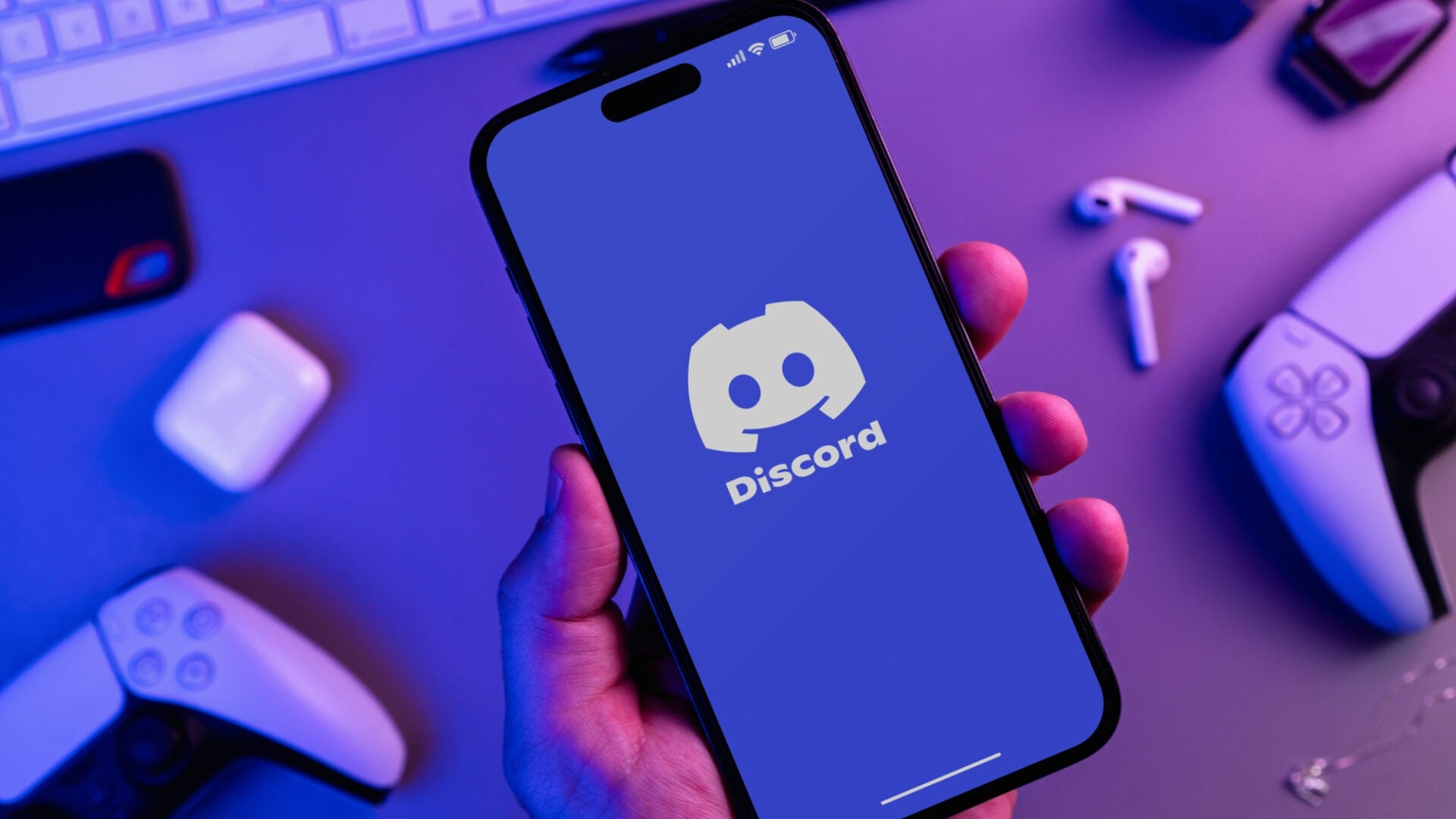 Discord introduce verificarea vârstei: o schimbare majoră în lumea platformelor online Începând cu martie 2026, Discord va implementa un sistem global de verificare a vârstei, în încercarea de a proteja mai bine minorii și de a crea un mediu online mai sigur