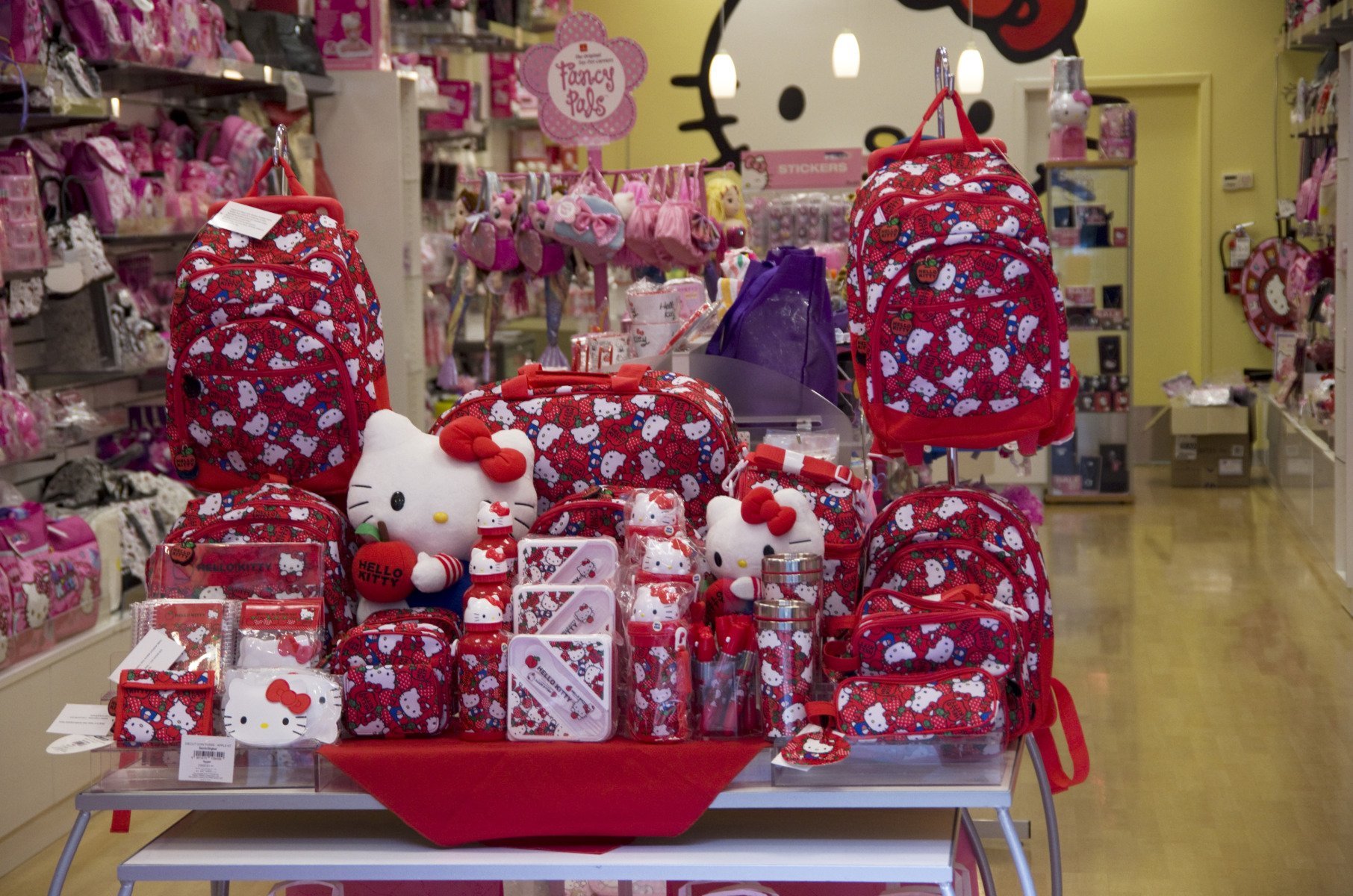 Creatoarea emblematicului personaj Hello Kitty se retrage după o carieră de peste patru decenii Yuko Yamaguchi, cea care a stat în umbra personajului adorat de miliarde de oameni din întreaga lume, anunță oficial retragerea din lumea designului