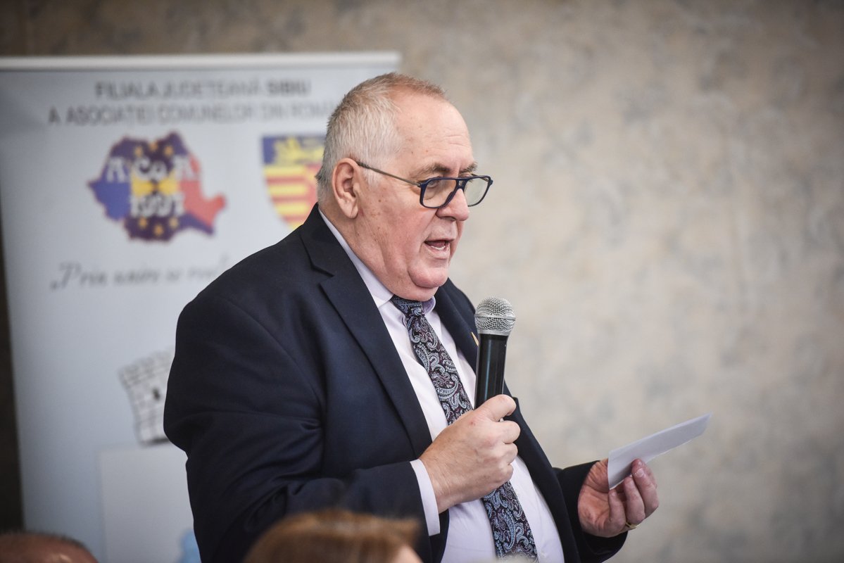 Primarii din întreaga țară sunt în pragul unui nou val de nemulțumiri față de modul în care sunt tratați de autoritățile centrale, după declarațiile recente ale președintelui Asociației Comunelor din România (ACoR)