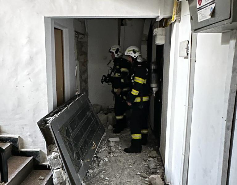 explozie-bloc-bucuresti.jpeg - PresaObiectiva