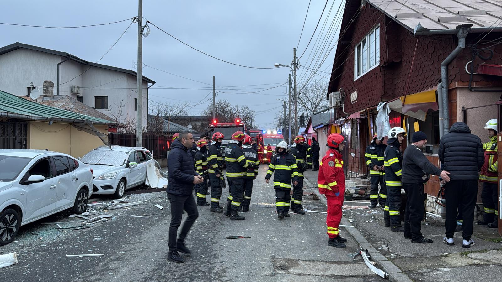 Explozie la o locuință din Sectorul 2 al Bucureștiului: două persoane rămân în stare conștientă, intervenție rapidă a pompierilor Un incident grav s-a produs în această dimineață pe strada Serg