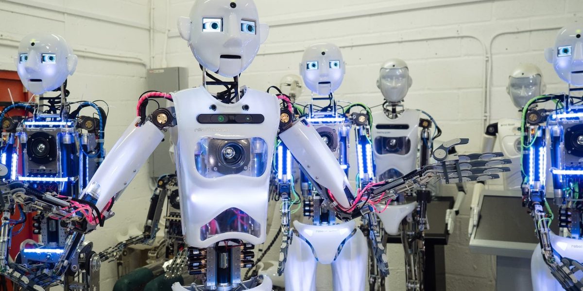 fabrica-de-roboti.jpg - PresaObiectiva