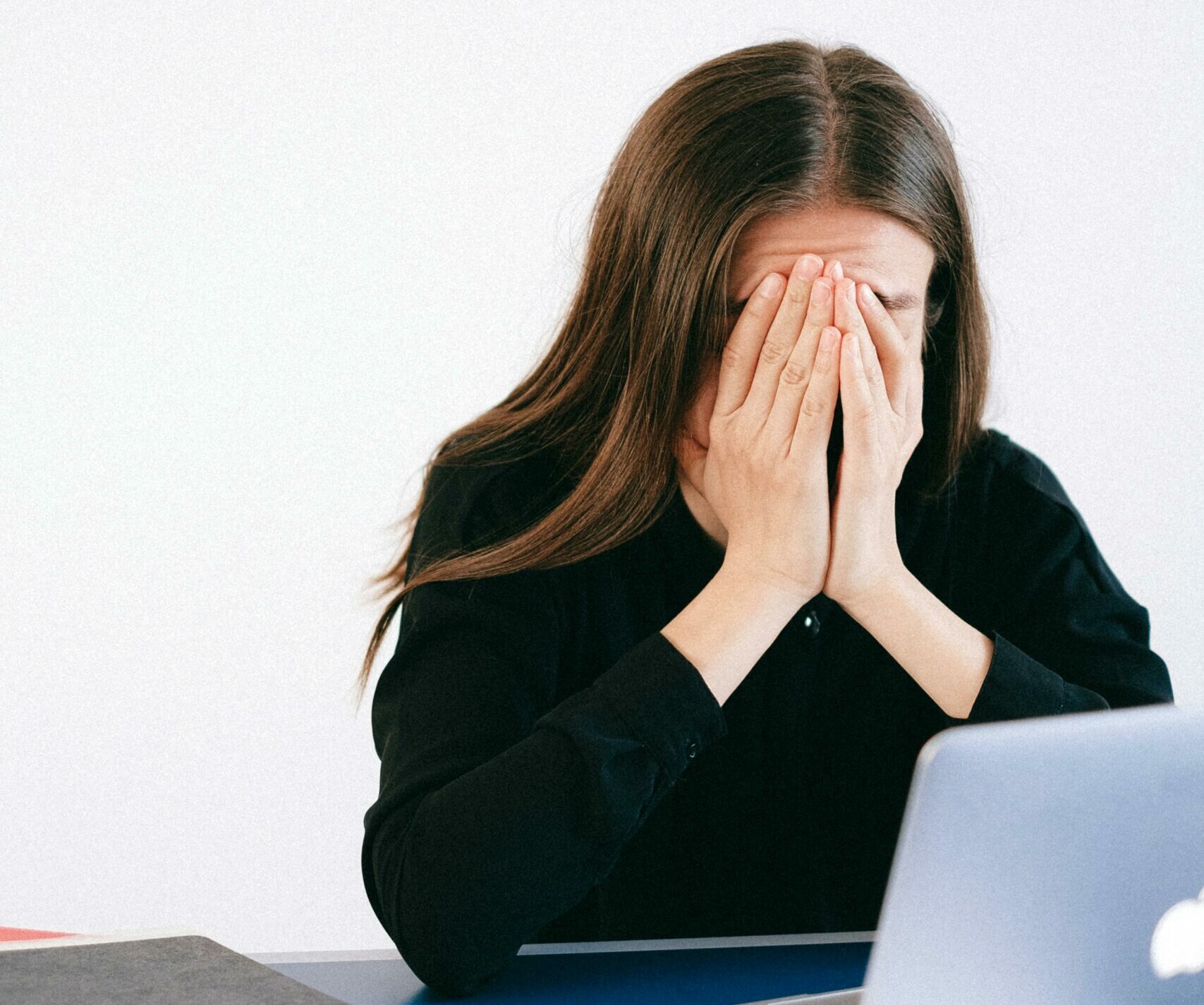 Inteligența artificială nu doar că revoluționează modul în care muncim, ci transformă și structura inerentă a raportului nostru cu timpul și responsabilitățile profesionale