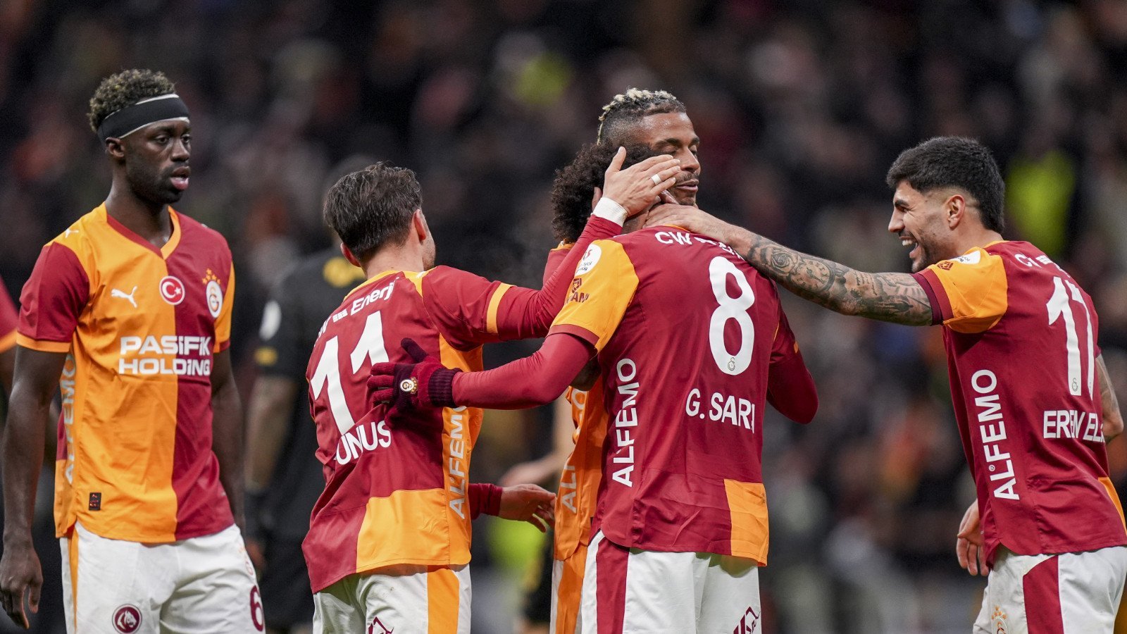Galatasaray strălucește în Süper Lig: lider cu 52 de puncte după 21 de meciuri Echipa Galatasaray continuă să impresioneze în competiția de top a fotbalului turcesc, intrând în etapa următoare a Süper Lig cu 52 de puncte, rezultat obținut din 16 victorii, 4 egaluri și o singură înfrângere în cele 21 de meciuri disputate