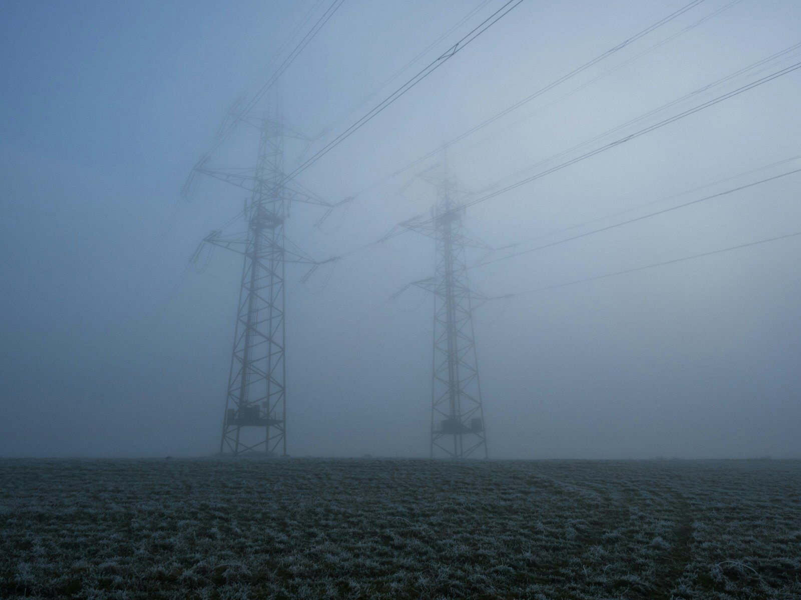 16 persoane rămase blocate în lifturi la Chișinău, după o pană de curent; România a exportat 185 MW în sprijinul sistemului energetic