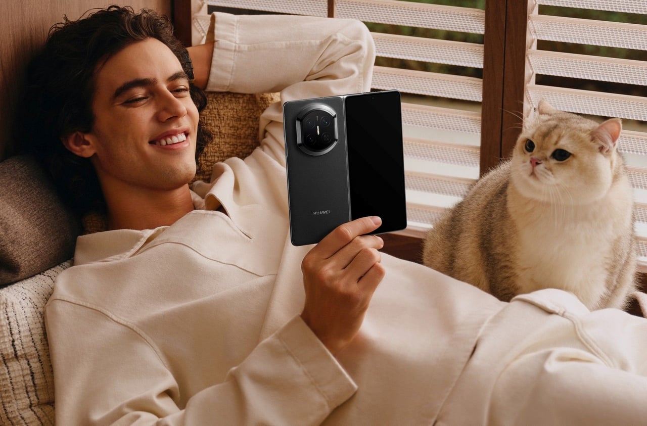 Huawei lansează în România noul Huawei Mate X7, cel mai recent flagship al companiei, o derulare a tehnologiei mobile care confirmă poziția sa de pionier în domeniul dispozitivelor pliabile