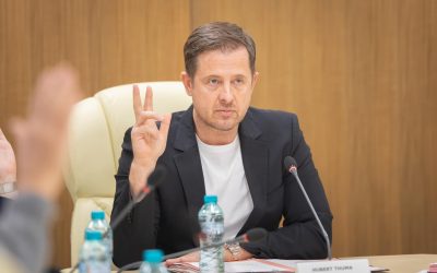 hubert-thuma-trei.jpg - PresaObiectiva