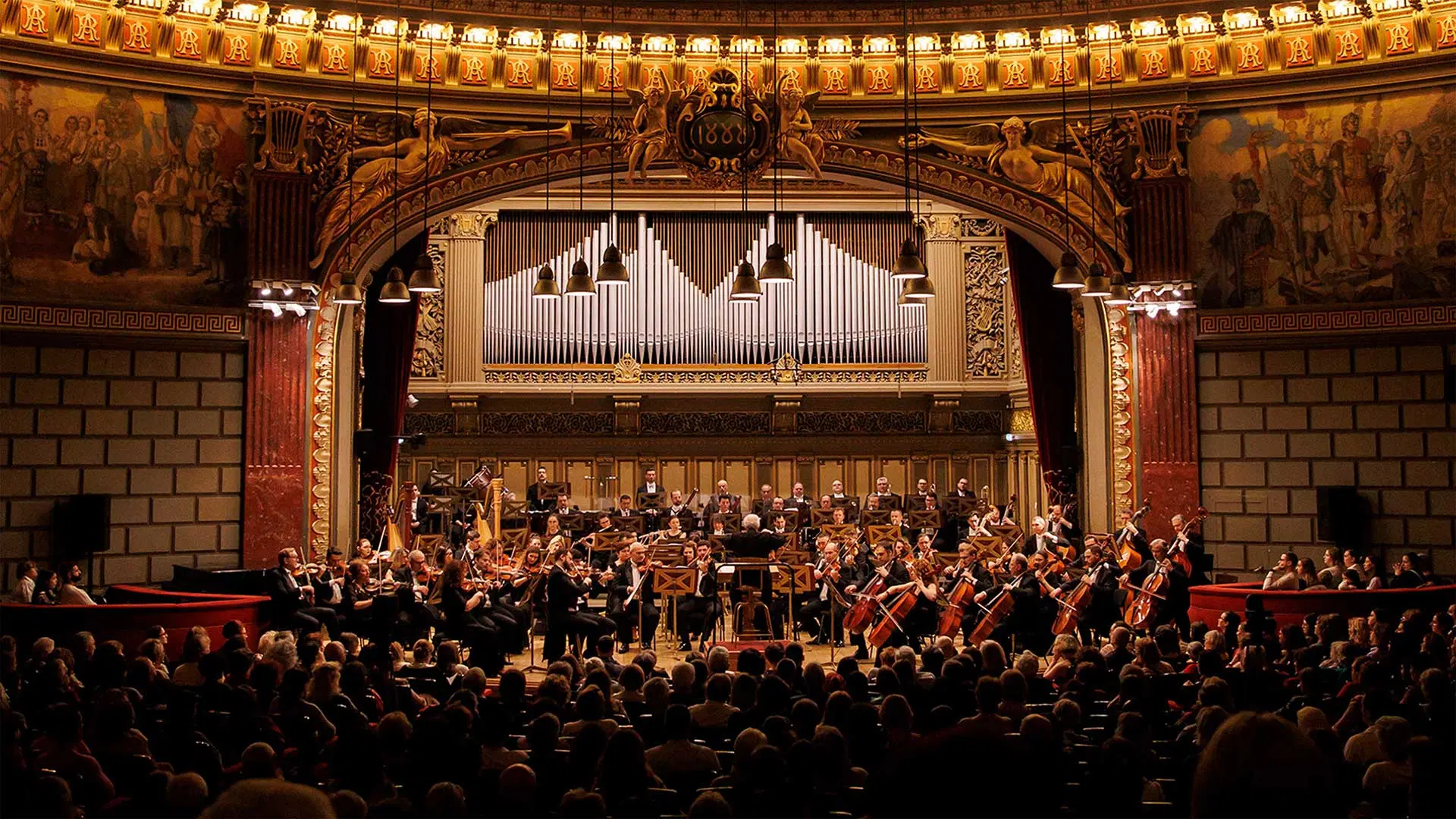 Filarmonica „George Enescu” din București marchează începutul lunii februarie cu două concerte sold-out ce aduc pe scenă doi dintre cei mai remarcabili artiști ai scenei muzicale contemporane