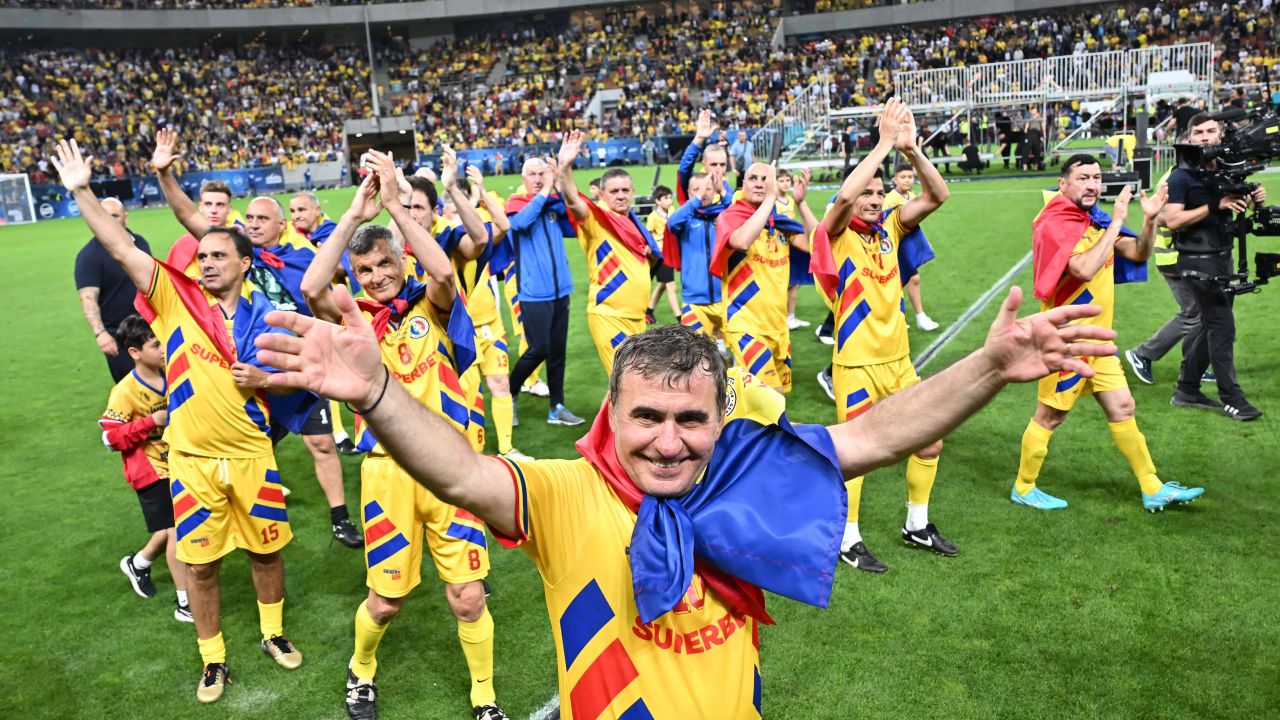 Gheorghe Hagi, „Regele fotbalului românesc”, împlinește 61 de ani!