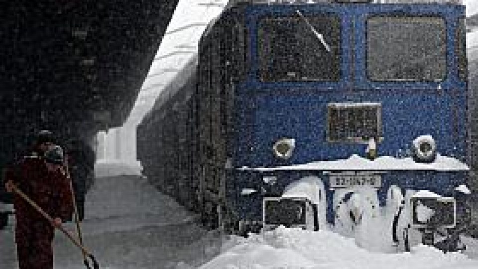 Traficul feroviar spre și dinspre București a fost afectat sever de condițiile meteo extreme, în special de viscolul și ninsorile abundente din ultima perioadă