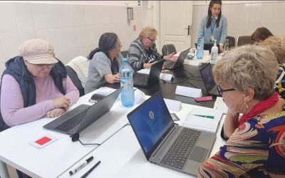 lectii-informatica-seniori-1.jpg - PresaObiectiva