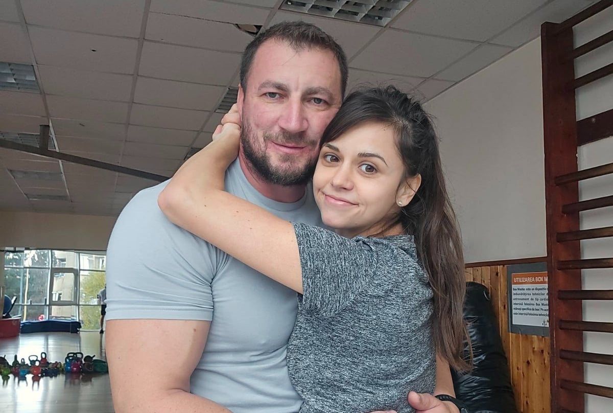 Marian Godină și povestea pensiunii sale din Brașov: O destinație unică în inima orașului În timp ce Marian Godină, cunoscut polițist, scriitor și concurent în emisiunea „Survivor România 2026”, își trăiește aventurile în jungla competiției, pensiunea sa din Brașov continuă să atragă turiști din întreaga țară