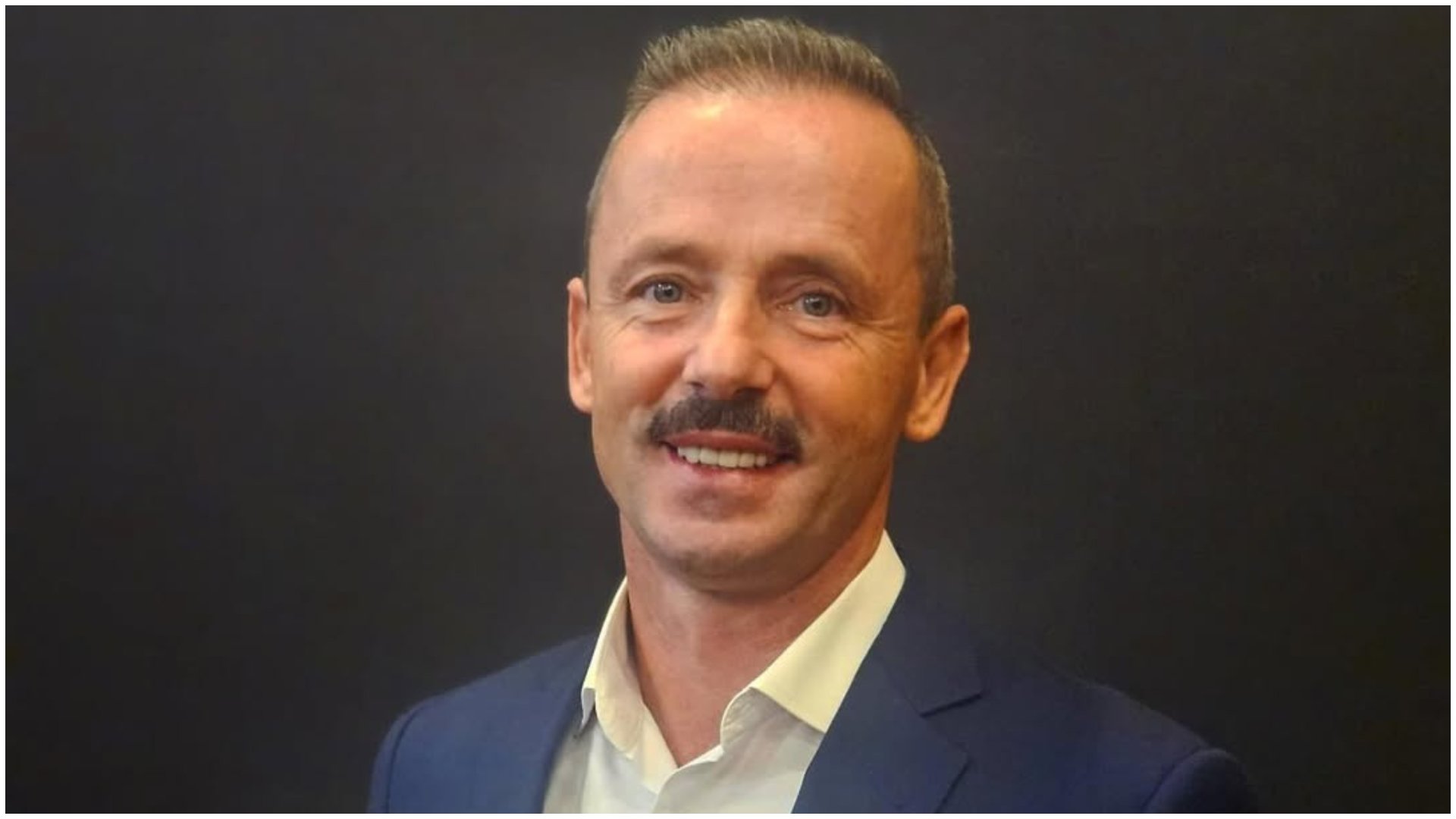 Marius Urzică, campion olimpic, își împărtășește bucuriile familiale în emisiunea Power Couple Campionul olimpic Marius Urzică, cunoscut pentru performanțele sale remarcabile în gimnastică, a adus un aport valoros și în lumea divertismentului, participând la emisiunea „Power Couple”