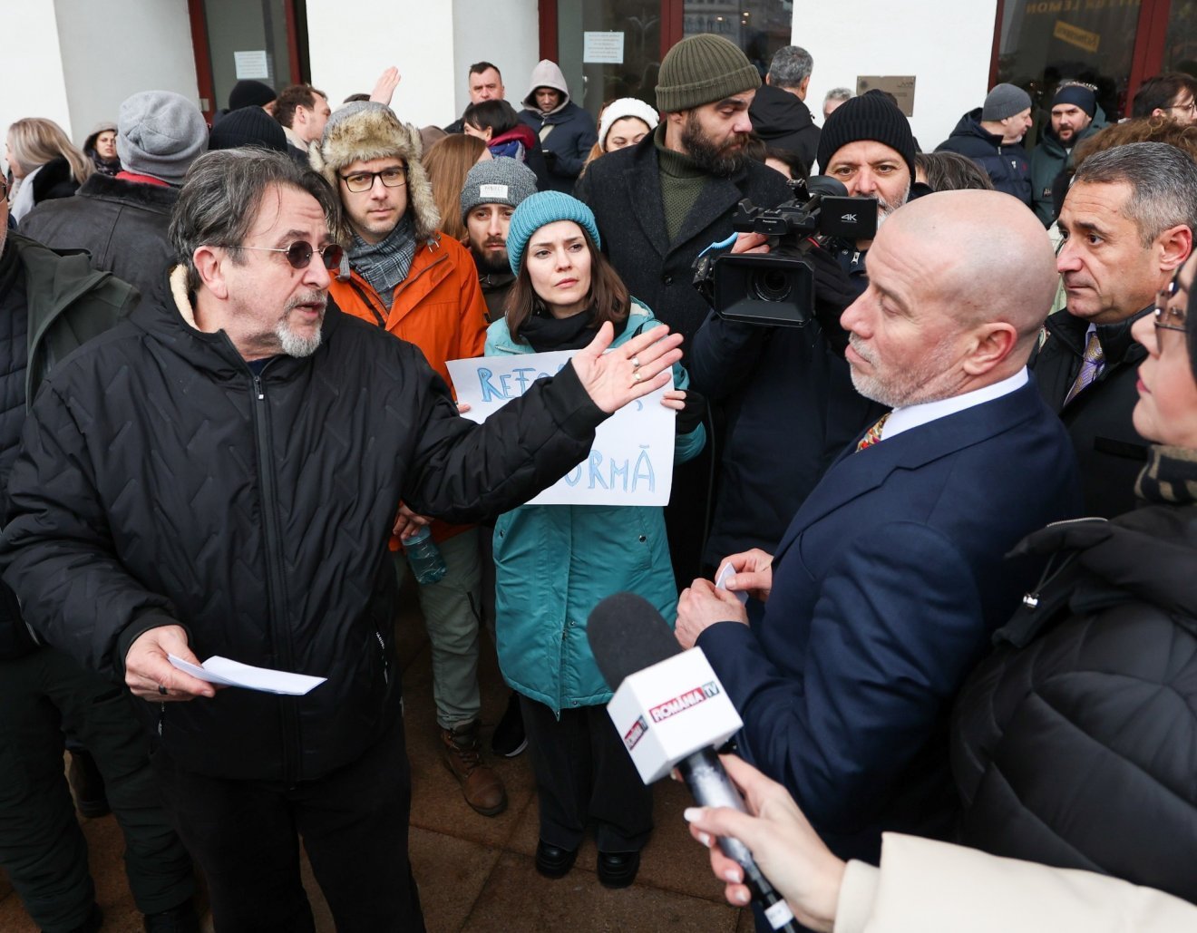 Ministerul Culturii propune revizuirea planului experimental pentru înregistrarea timpului de lucru în instituțiile de artă Ministerul Culturii din România a anunțat marți că va analiza și revizui planul experimental referitor la înregistrarea timpului de lucru pentru angajații instituțiilor de artă