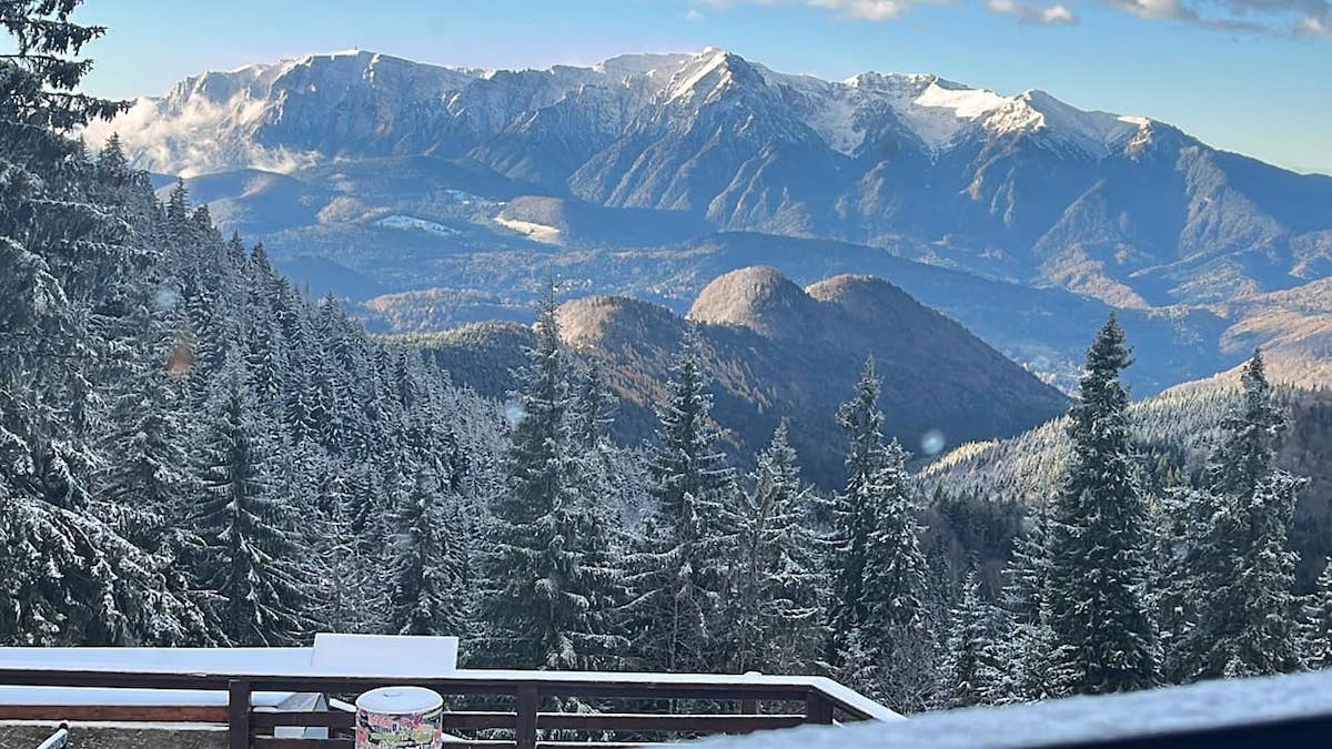 Primarul Brașovului anunță că pentru organizarea Festivalului Olimpic al Tineretului European în 2027 e nevoie de o investiție substanțială Municipiul Brașov se pregătește pentru un eveniment sportiv de amploare, însă planurile pentru găzduirea Festivalului Olimpic al Tineretului European (FOTE) din 2027 depind de un efort financiar considerabil