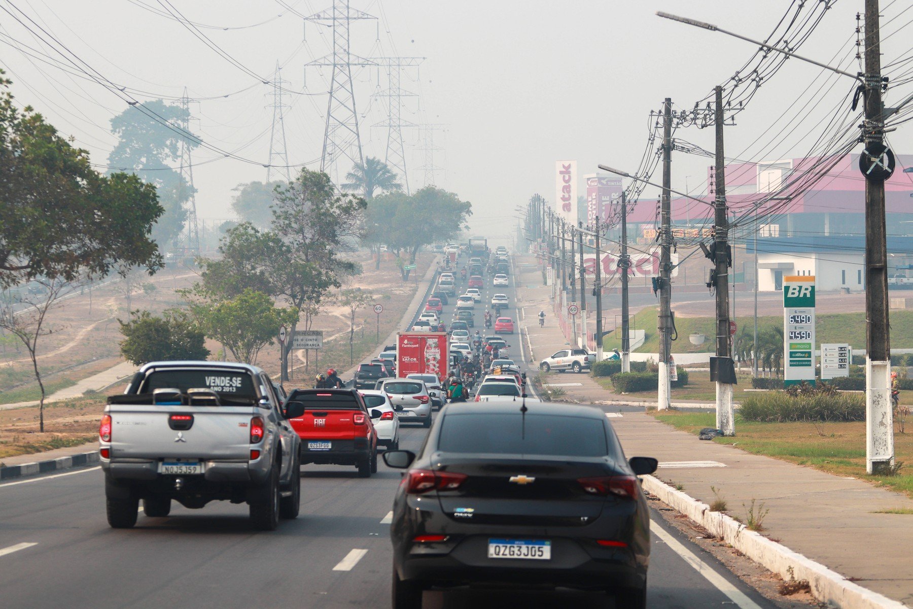 Eliberări simbolice în Venezuela: cel puțin 17 de prizonieri politici, după presiuni internaționale Într-un gest deosebit de semnificativ, autoritățile venezuelene au făcut, miercuri, primele tentative concrete de a răspunde presiunilor internaționale privind respectarea drepturilor omului, eliberând cel puțin 17 prizonieri politici