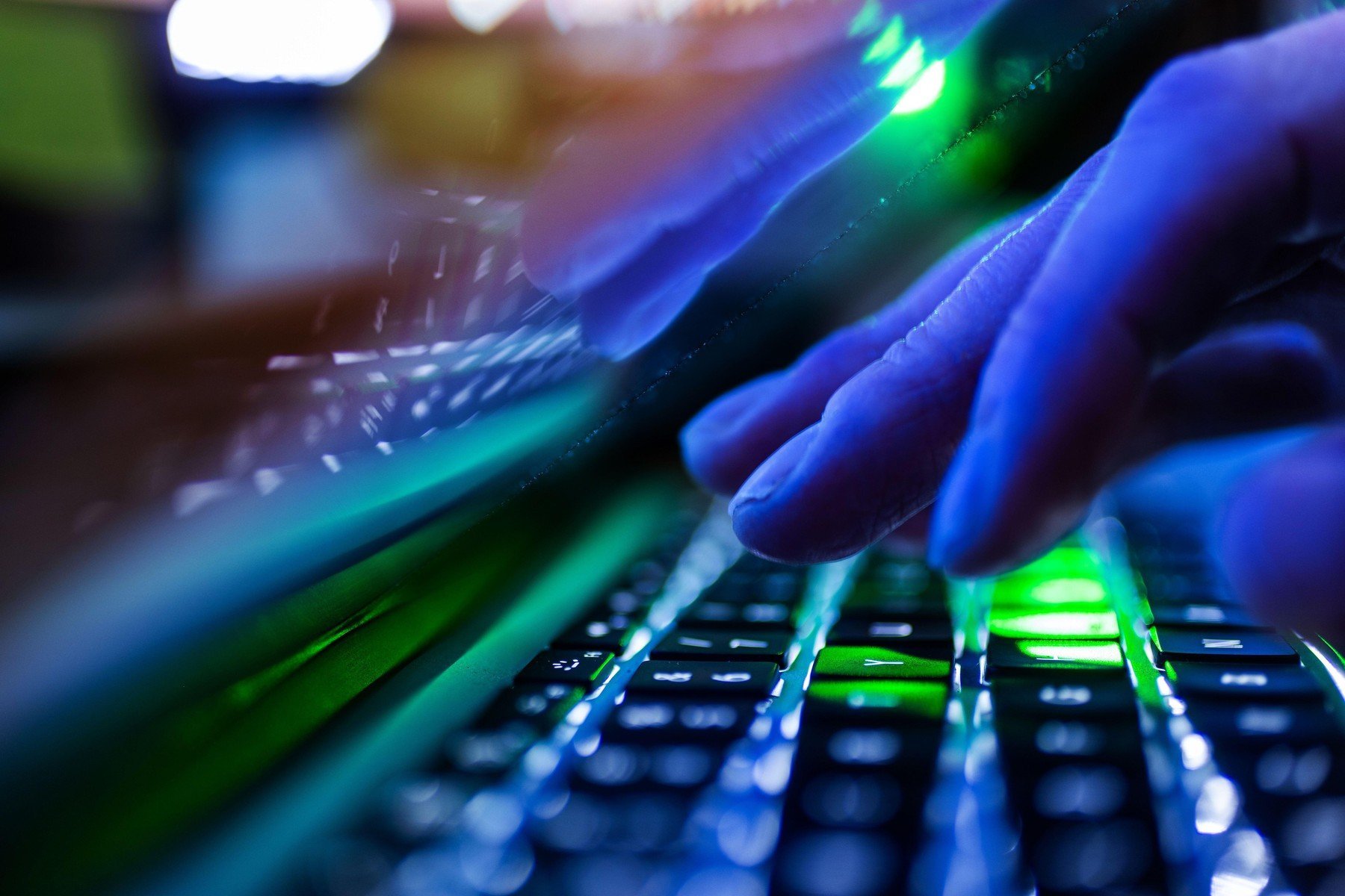 Comisia Europeană intensifică luptele împotriva hărțuirii cibernetice: un plan de acțiune dedicat protecției sănătății mentale a tinerilor Uniunea Europeană face un pas important în combaterea hărțuirii online a copiilor și adolescenților