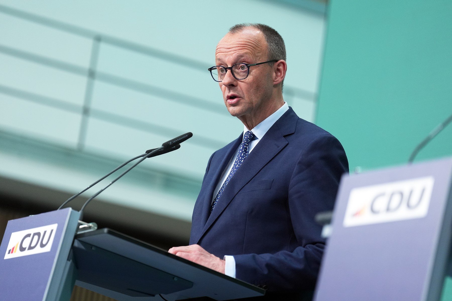 Friedrich Merz, cancelar al Germaniei, a lansat un atac vehement împotriva planurilor fiscale ale Partidului Social-Democrat (SPD), subliniind că măsurile propuse ar putea duce la o povară fiscală aproape insuportabilă pentru cetățeni