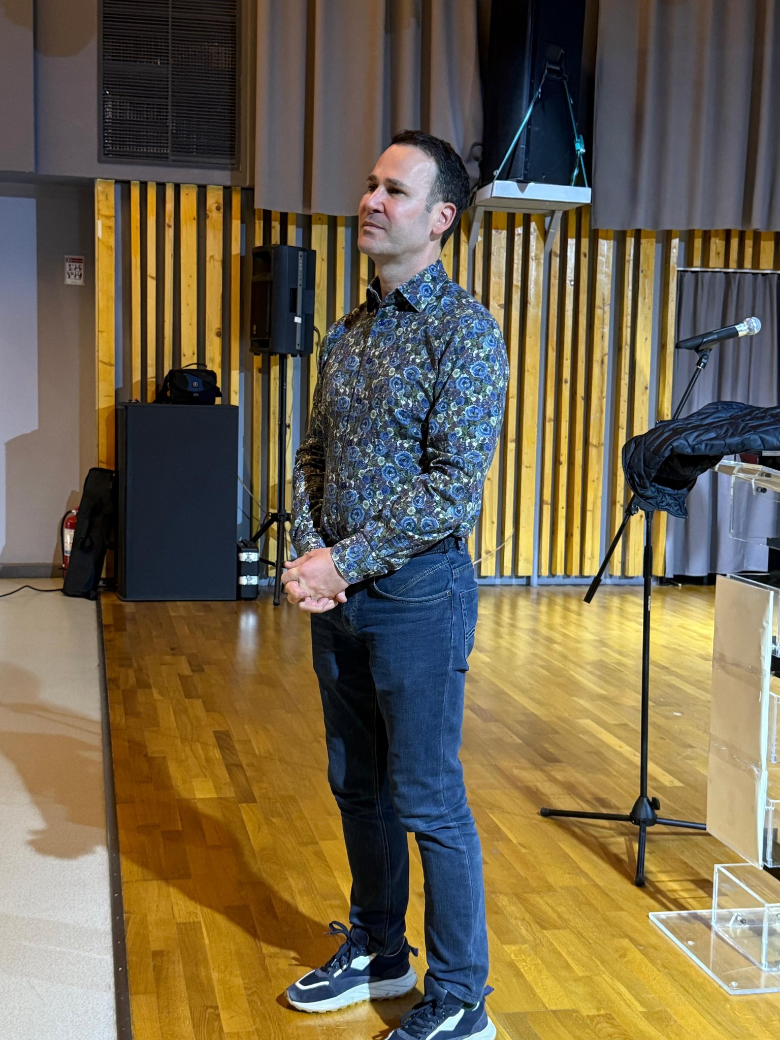 DNA a efectuat joi dimineață percheziții la Primăria Sectorului 3, confirmând astfel deschiderea unei anchete oficiale privind modul în care instituția condusă de primarul Robert Negoiță a gestionat construirea unui drum pe teren privat