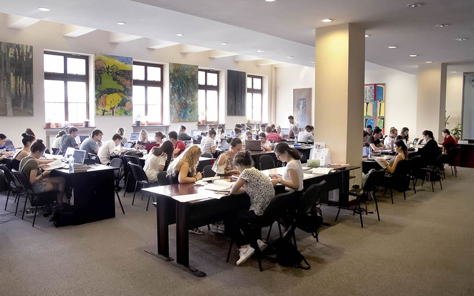 sala-lectura-paul-bran.jpg - PresaObiectiva