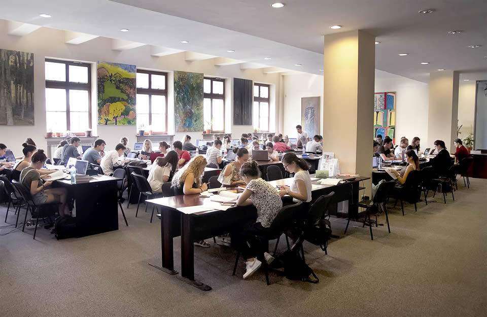 ASE deschide porțile universitarilor pentru elevi: tururi ghidate și peste 7.800 de locuri disponibile pentru admitere Universitatea Economie și Afaceri (ASE) face un pas important în procesul de conectare cu viitorii studenți, organizând tururi ghidate pe campus pentru elevii de liceu interesați de studiile universitare