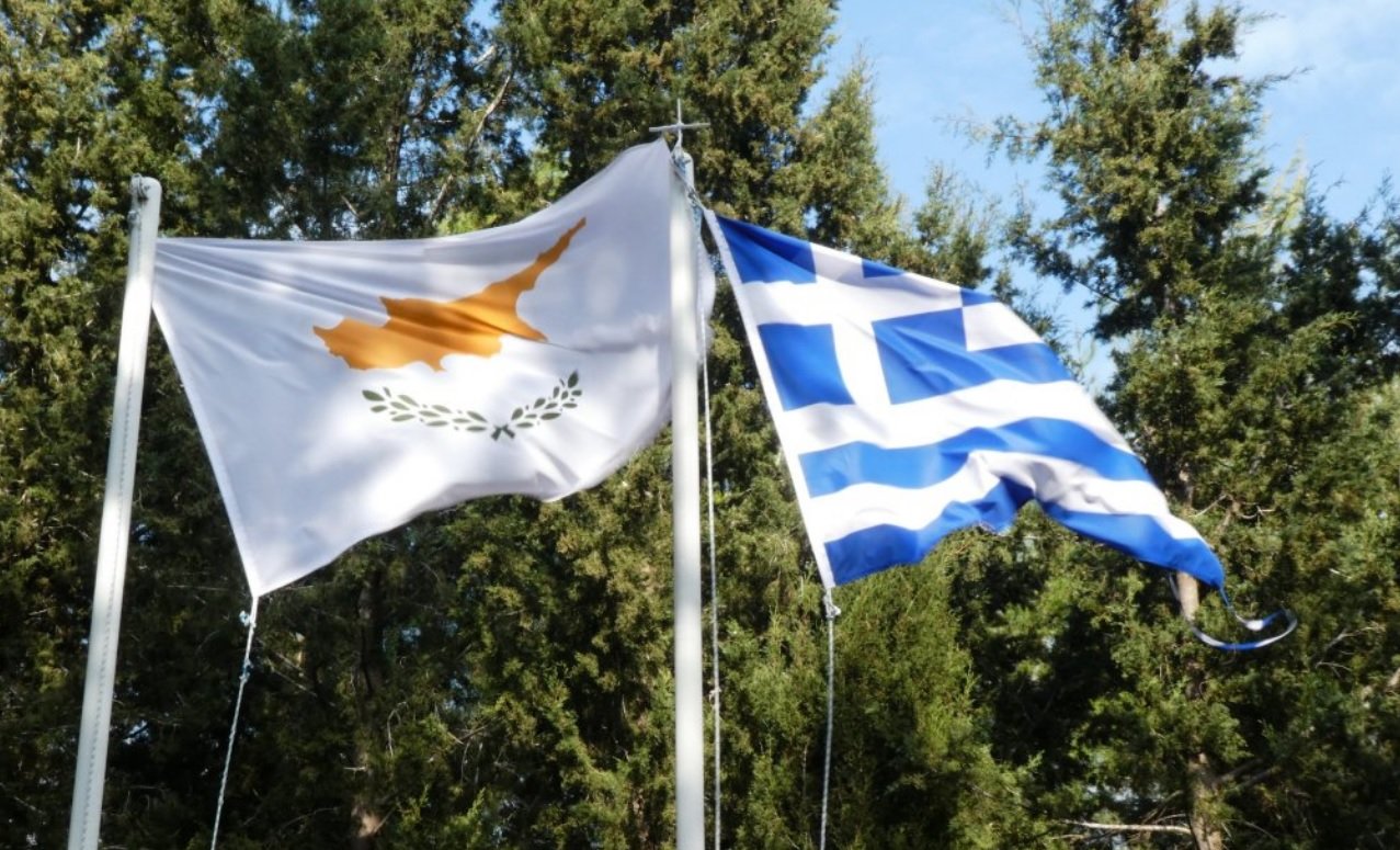 Cipru face salt important în digitalizare prin colaborarea cu Grecia în domeniul inteligenței artificiale Cipru își afirmă intenția de a transforma radical peisajul său digital, printr-un proiect ambițios care vizează conectarea infrastructurii locale de calcul cu centrele de supercomputing din Grecia