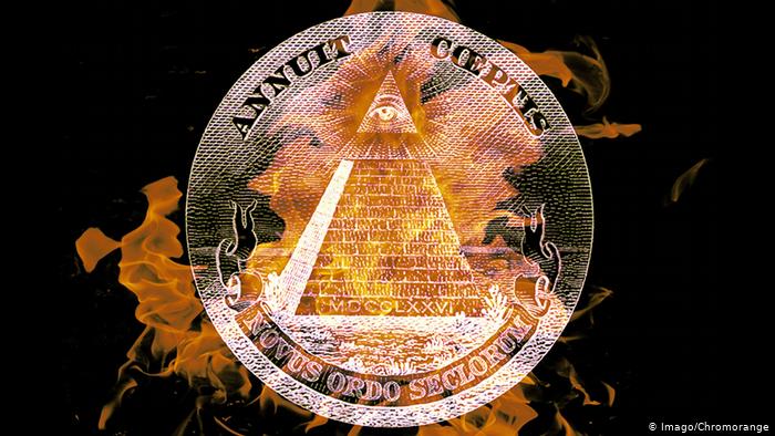 Scandalul Jeffrey Epstein reaprinde teoriile conspirației despre cercuri de putere ascunse Un nou val de controverse a fost pus în mișcare de dezvăluirile recente legate de Jeffrey Epstein, fost financist și om de afaceri american, condamnat pentru infracțiuni sexuale cu minori