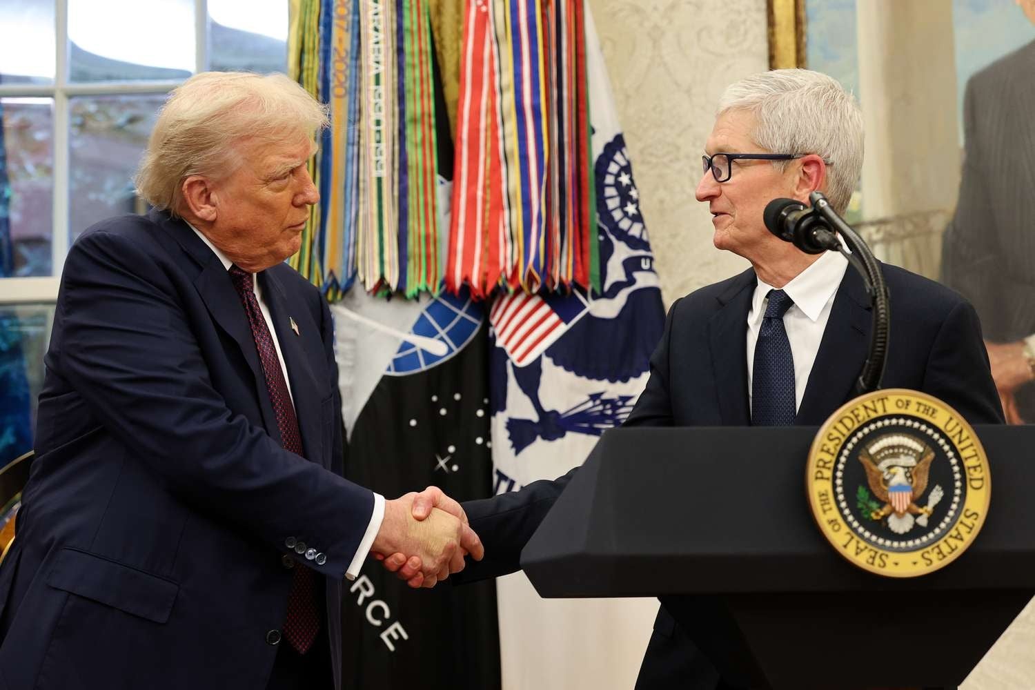 Tim Cook, CEO-ul Apple, a făcut un pas curajos în interiorul companiei, adresându-se angajaților pentru a le transmite un mesaj clar legat de politicile de imigrație din Statele Unite