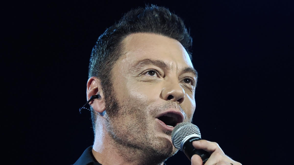 Tiziano Ferro, standing ovation la Sanremo 2026, dar web-ul explodează: „Îngrășat!”