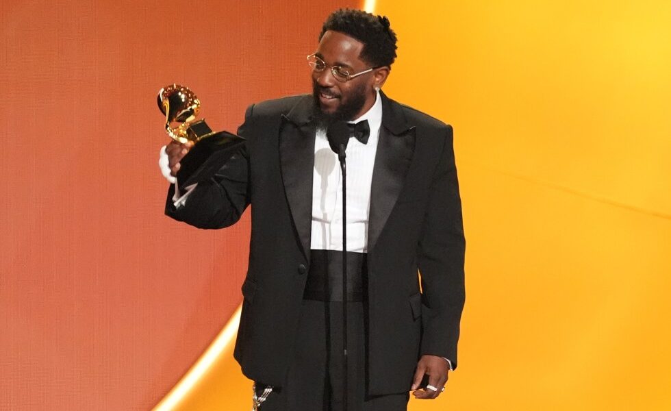 urlhttps3A2F2Fassets.apnews.com2F7e2Fcf2Fbff705b1e7318678b55098cc0b6f2F8935827104f84489b37e.jpeg - PresaObiectiva