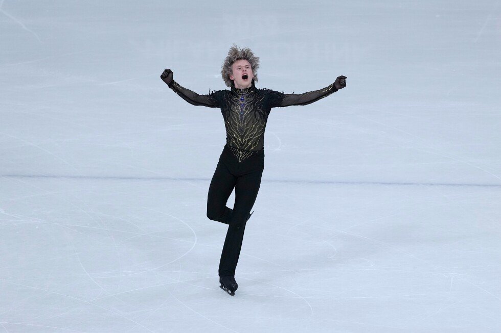 Ilia Malinin aduce aurul pentru Statele Unite la Jocurile Olimpice de iarnă de la Milano-Cortina Ilia Malinin a fost eroul americanilor în seara decisivă a competiției de patinaj artistic de la Jocurile Olimpice de iarnă de la Milano-Cortina