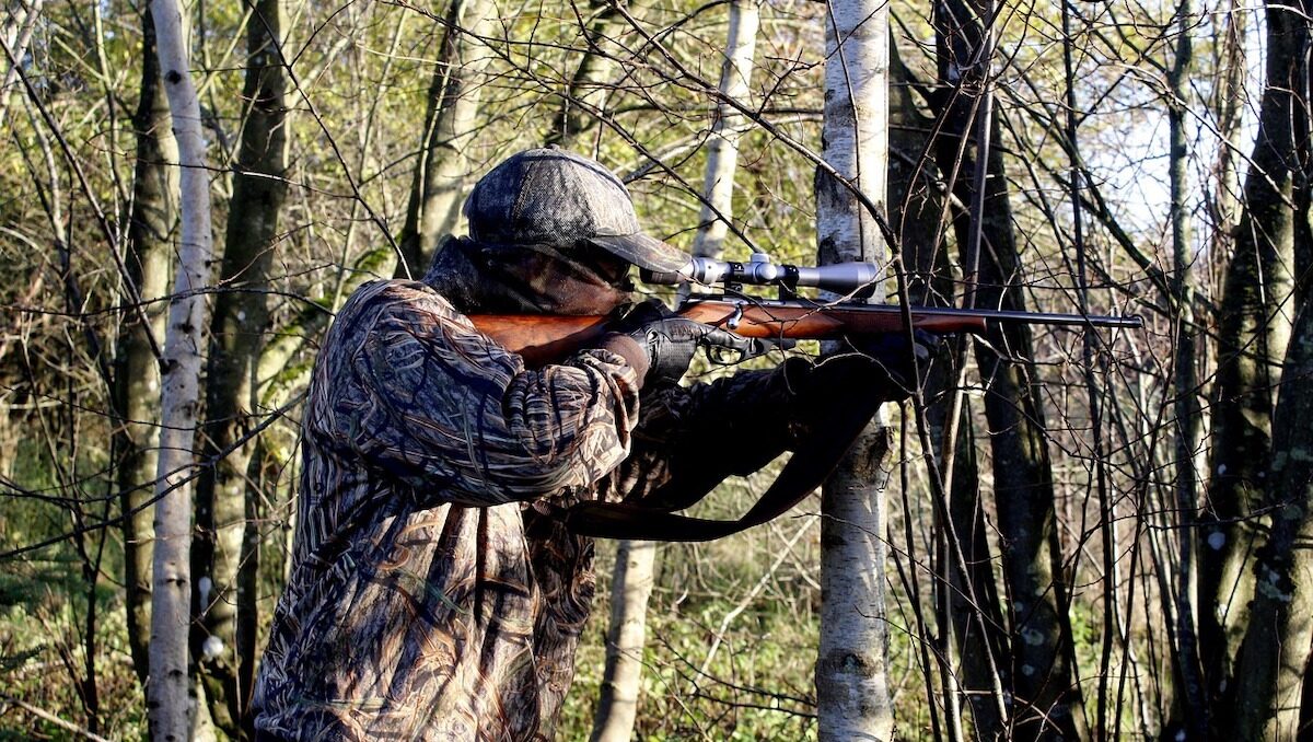 Italia interoghează un suspect de “Lunetiști de weekend” în Sarajevo, acuzat că ar fi plătit pentru uciderea civililor în Bosnia