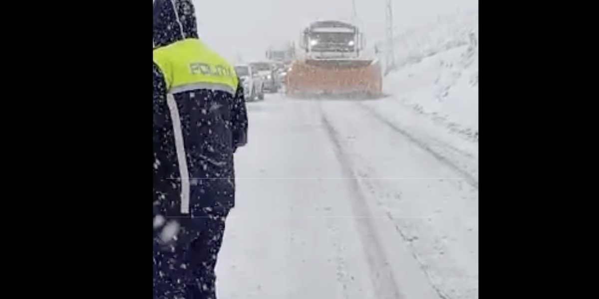 zapada-drumuri-deszapezire-frig-politie-drum-inchis.jpg - PresaObiectiva